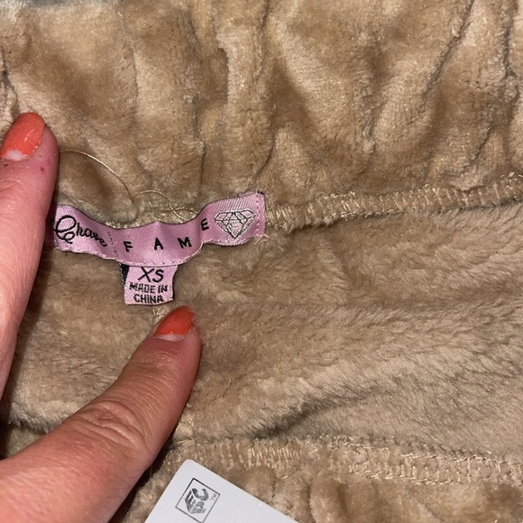 Crave Fame Plush joggers - Picture 4 of 7